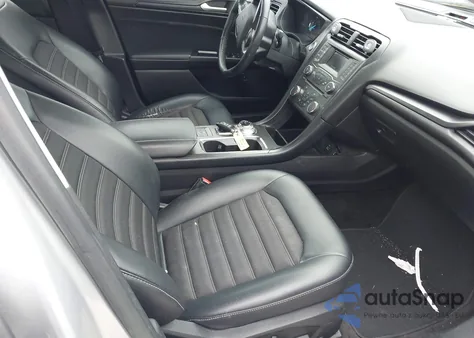 2018 Ford Fusion Hybrid Se z USA, uszkodzony, nr VIN 3FA6P0LU3JR169196